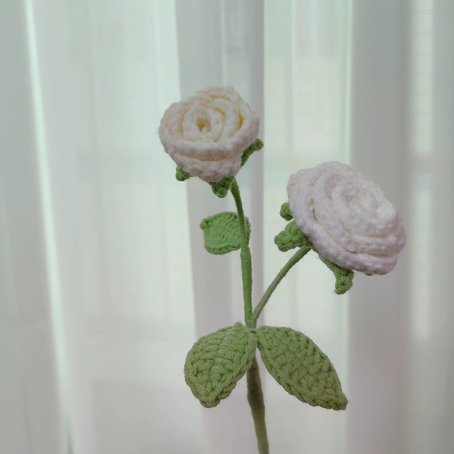 Charming Mini Rose Crochet Flowers – Creative Knitted Flower Bouquets for Weddings, Parties, and Home Decor