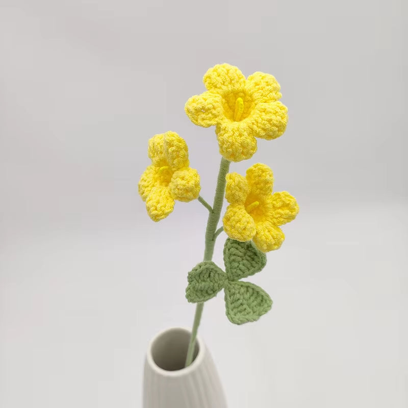 Charming Mini Rose Crochet Flowers – Creative Knitted Flower Bouquets for Weddings, Parties, and Home Decor
