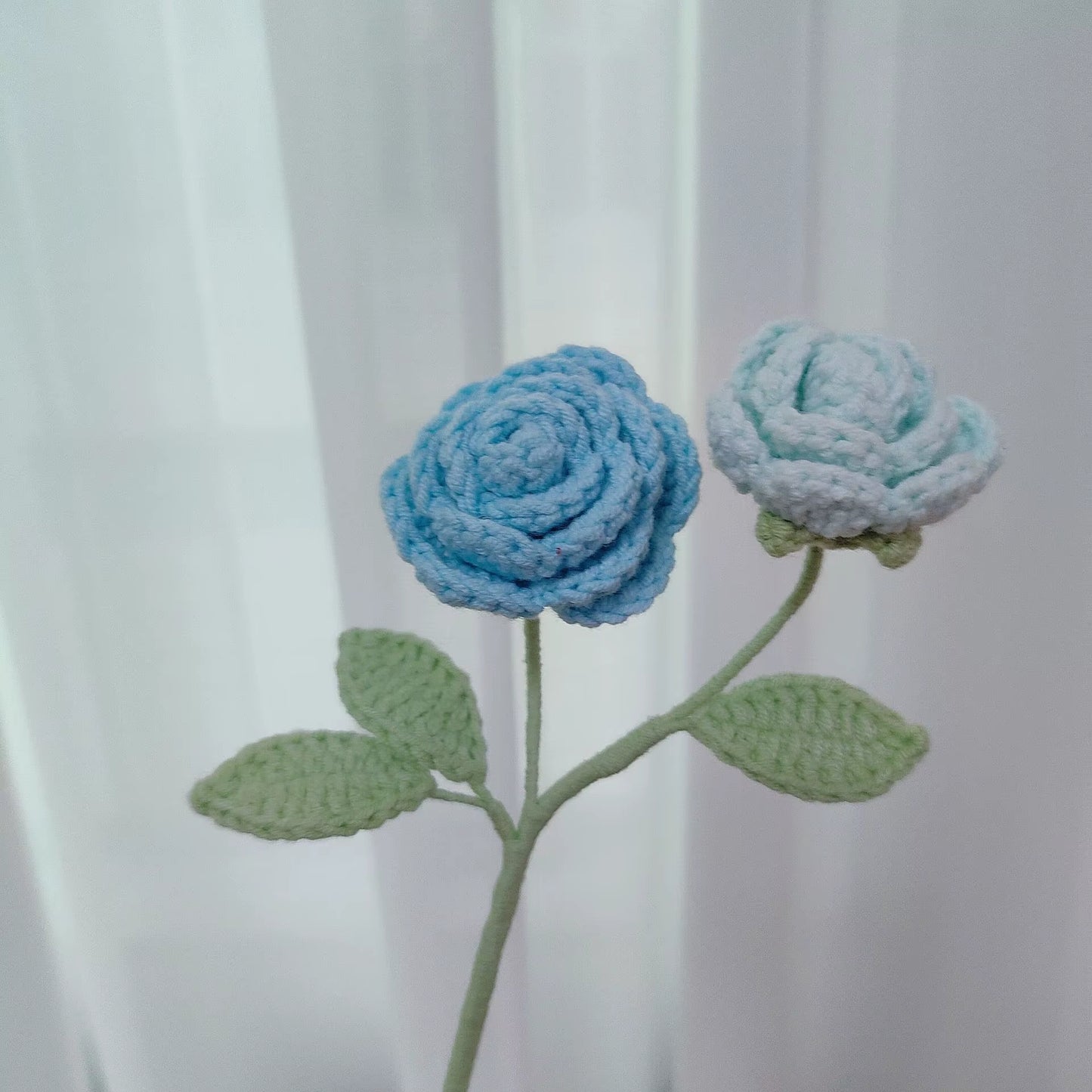 Charming Mini Rose Crochet Flowers – Creative Knitted Flower Bouquets for Weddings, Parties, and Home Decor